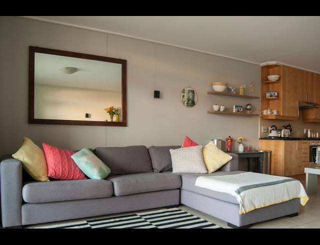 1 BEDROOM APARTMENT RENTED IN CAPE TOWN CITY CENTRE